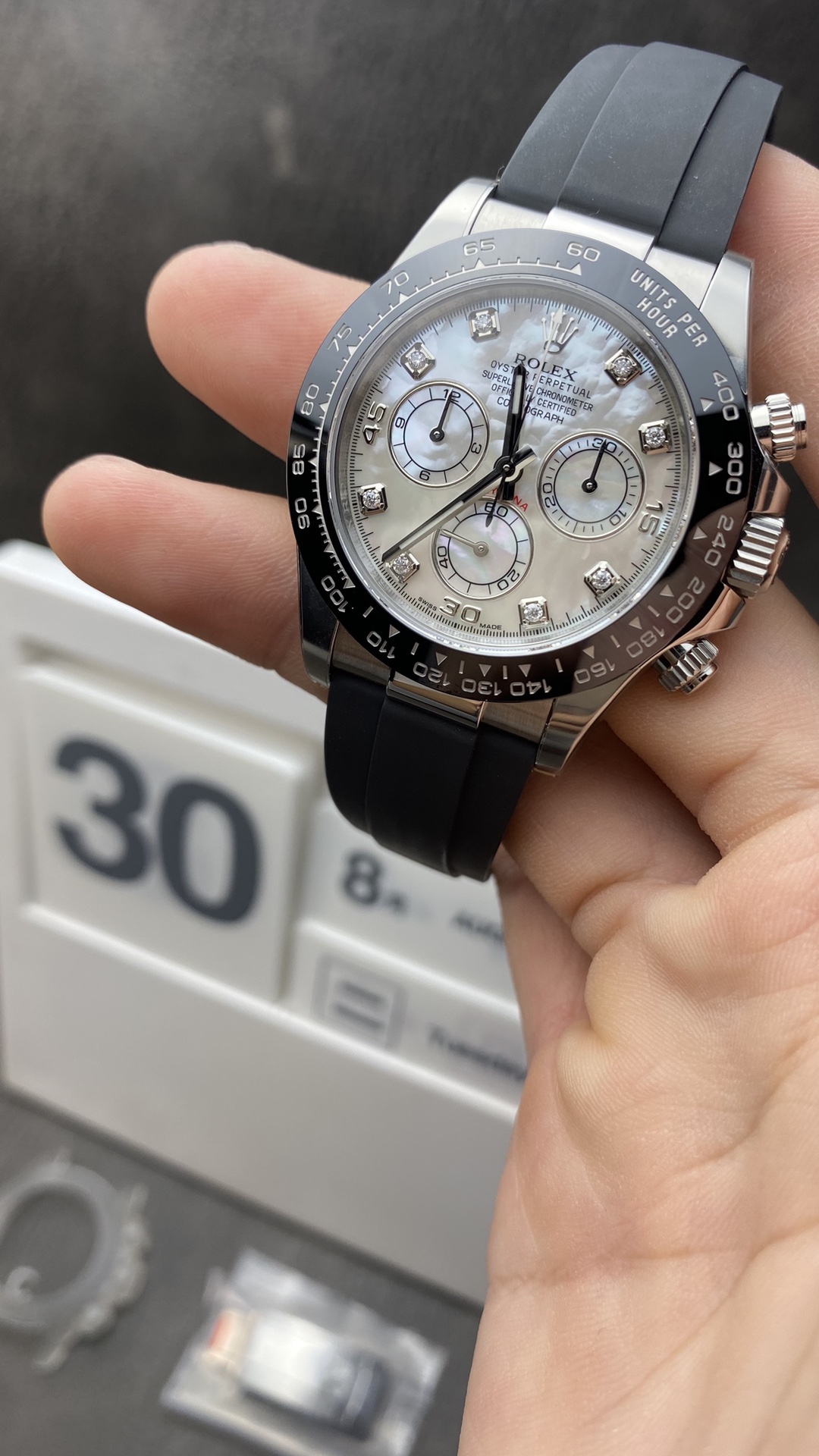 Victory Factory Watch Daytona 116519 Diamonds Markers on Mother of Pearl Dial 904L Stainless Steel Case Black Rubber Strap SA4130 Clean Factory Watch Daytona 116519 Diamonds Markers on Mother of Pearl Dial 904L Stainless Steel Case Black Rubber Strap SA4130