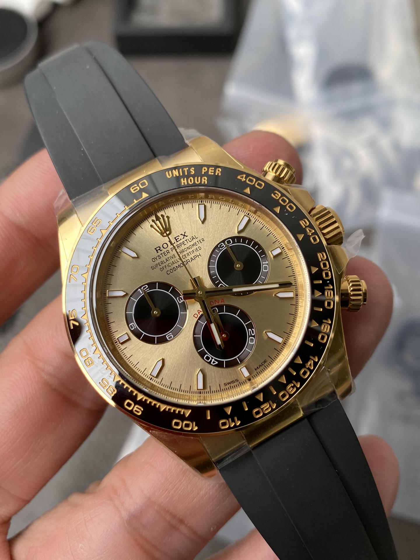 Victory Factory Watch Rolex Daytoan 126518 Yellow Gold Dial Black Ceramic Bezel Oysterflex Strap SH4131 Movement 004 Clean Factory Watch Rolex Daytoan 126518 Yellow Gold Dial Black Ceramic Bezel Oysterflex Strap SH4131 Movement 004