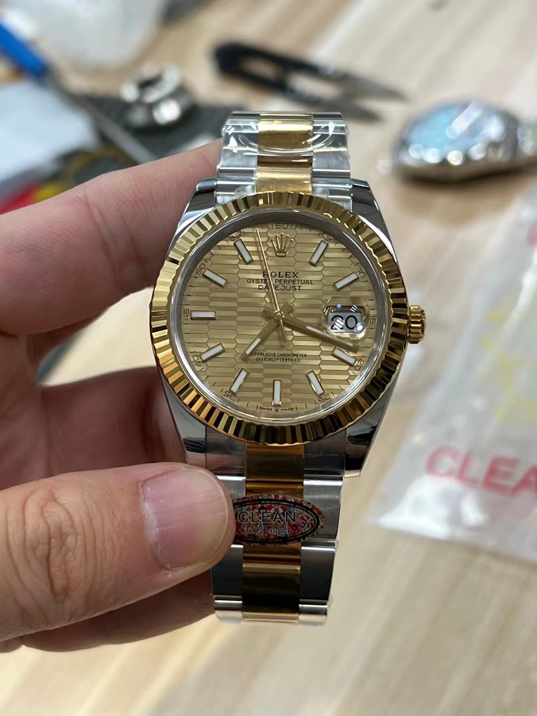 Victory Factory Watches Rolex DateJust 41mm m126333 0021 Yellow Gold Motif Dial Oyster Bracelet 3235 Movement 02 Clean Factory Watches Rolex DateJust 41mm m126333 0021 Yellow Gold Motif Dial Oyster Bracelet 3235 Movement 02