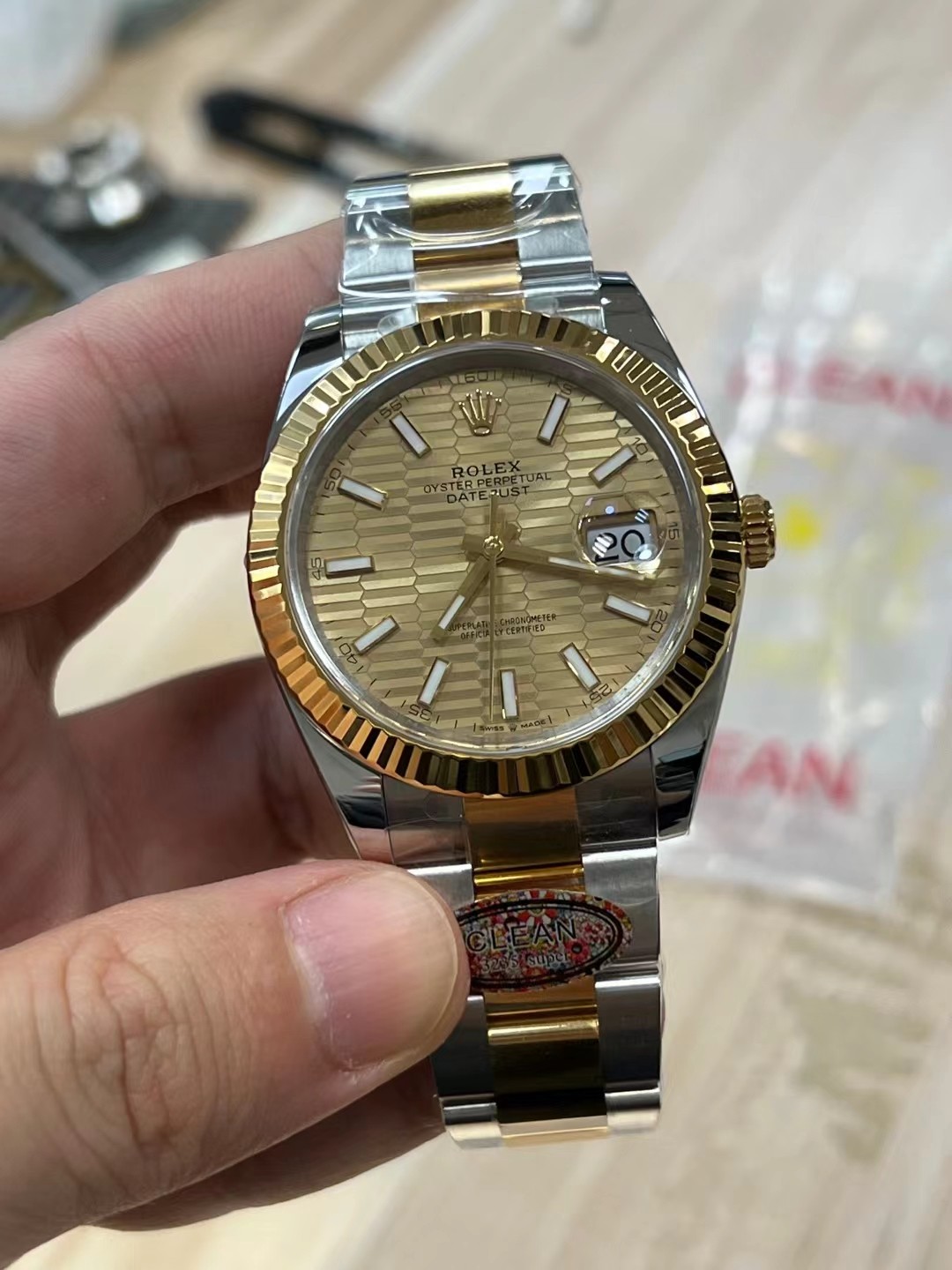 Victory Factory Watches Rolex DateJust 41mm m126333 0021 Yellow Gold Motif Dial Oyster Bracelet 3235 Movement 03 Clean Factory Watches Rolex DateJust 41mm m126333 0021 Yellow Gold Motif Dial Oyster Bracelet 3235 Movement 03