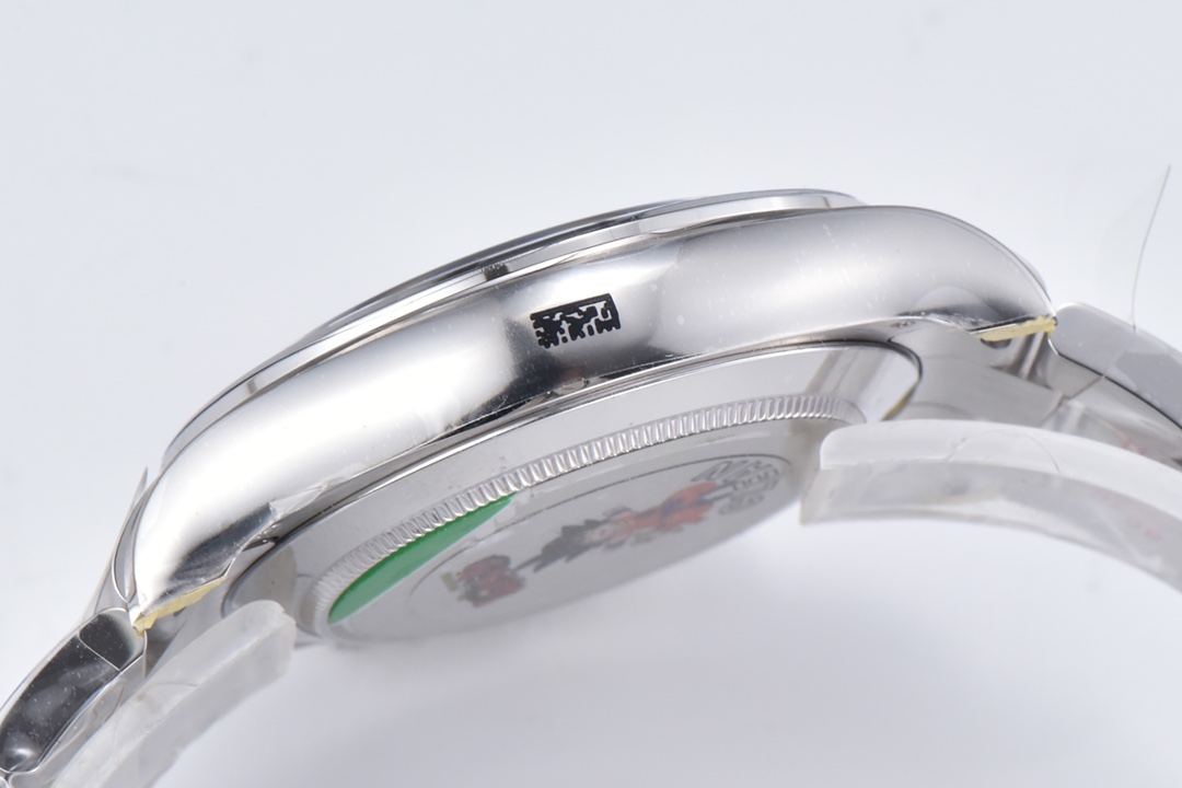 Victory Factory Daytona 116509 White Mother of Pearl Dial Diamond Hour Markers Oystersteel Case Bracelet DD4130 Movement 04 Clean Factory Daytona 116509 White Mother of Pearl Dial Diamond Hour Markers Oystersteel Case Bracelet DD4130 Movement 04