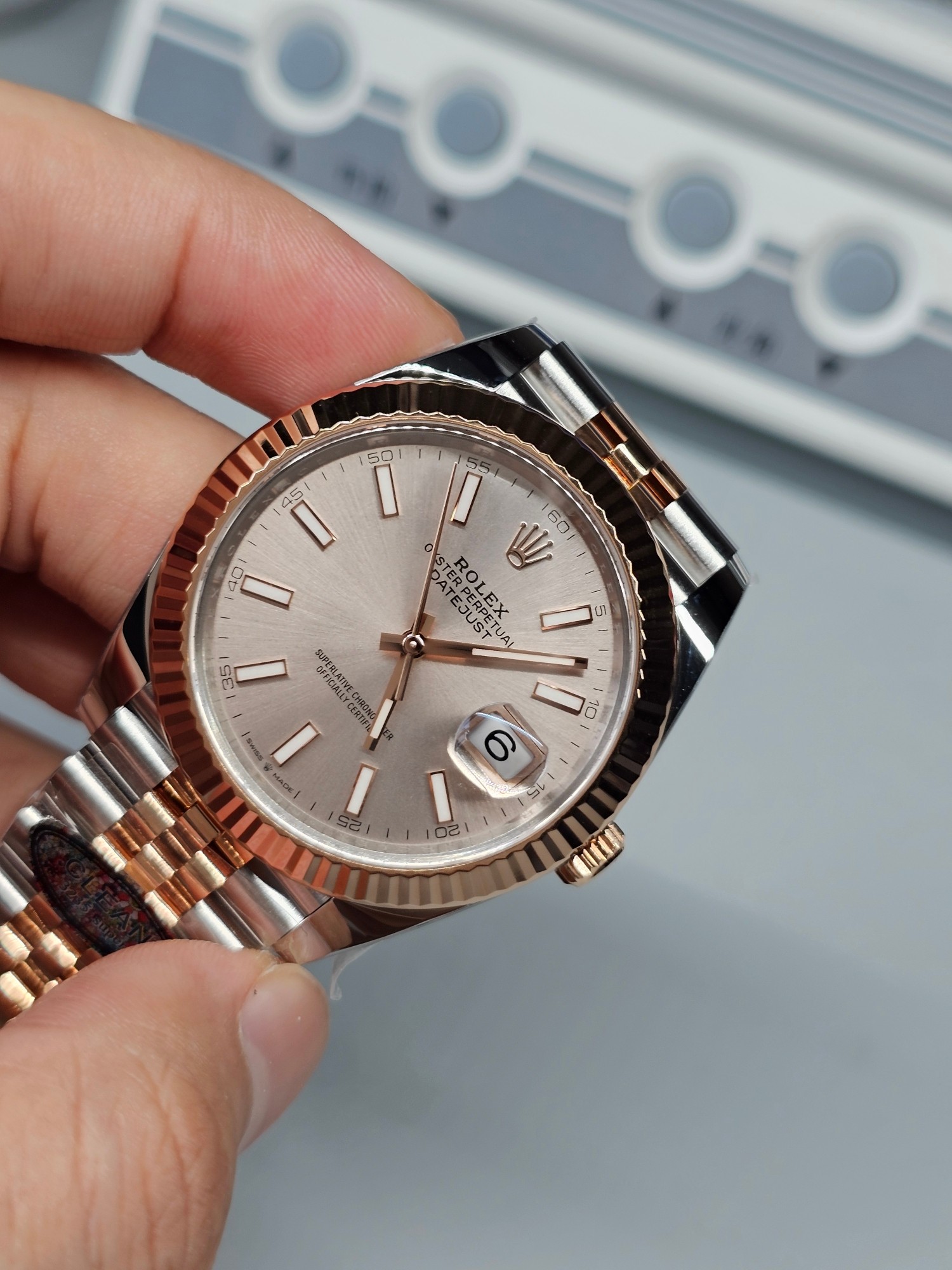 Victory Factory Watch Rolex Datejust 41 126331 Pink Dial Rose Gold Fluted Bezel Rose Gold and Oystersteel Two Tone Jubilee Bracelet SH3235 Movement 02 Clean Factory Watch Rolex Datejust 41 126331 Pink Dial Rose Gold Fluted Bezel Rose Gold and Oystersteel Two Tone Jubilee Bracelet SH3235 Movement 02