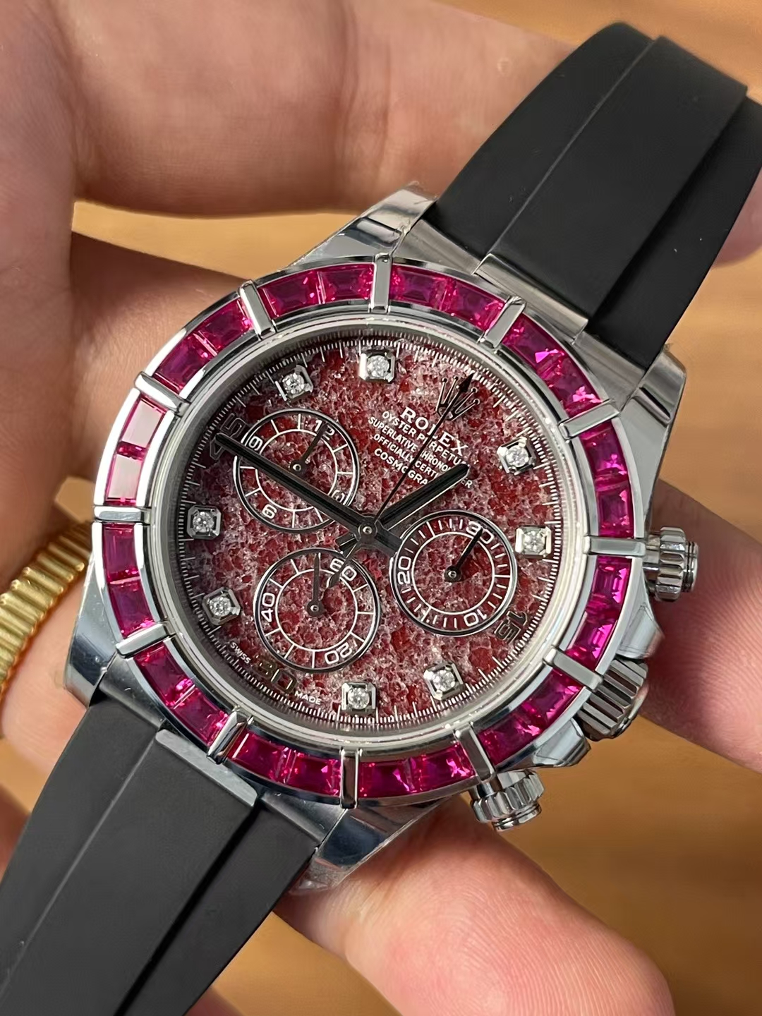 Premium Customized Daytona 116519 Red Garnet Dial and Bezel Diamonds Indexes Based on Super Clone Daytona DD4130 Movement Oysterflex Strap 03 Premium Customized Daytona 116519 Red Garnet Dial and Bezel Diamonds Indexes Based on Super Clone Daytona DD4130 Movement Oysterflex Strap 03