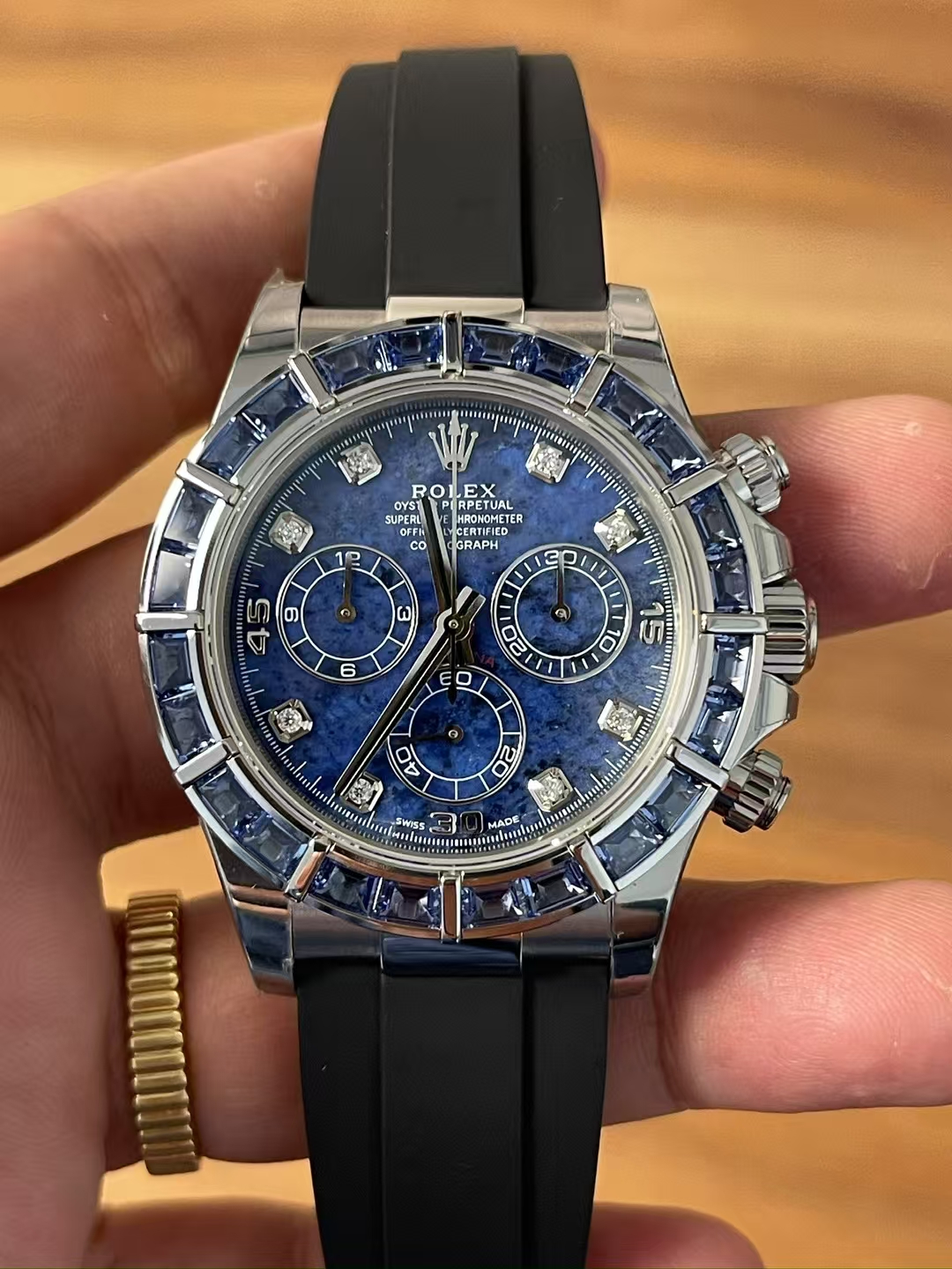 Premium Customized Rolex Daytona 116519 Sodalite Dial and Bezel Diamonds Indexes Based on Victory Factory Daytona DD4130 Movement Oysterflex Strap 01 Premium Customized Rolex Daytona 116519 Sodalite Dial and Bezel Diamonds Indexes Based on Clean Factory Daytona DD4130 Movement Oysterflex Strap 01