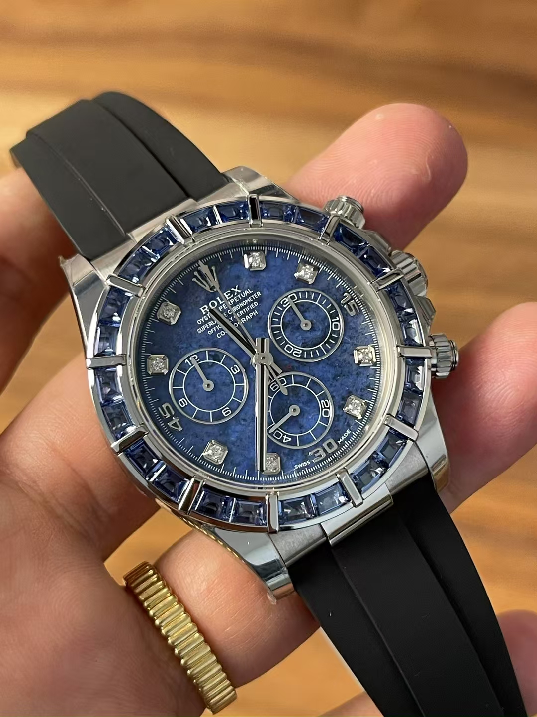Premium Customized Rolex Daytona 116519 Sodalite Dial and Bezel Diamonds Indexes Based on Victory Factory Daytona DD4130 Movement Oysterflex Strap 02 Premium Customized Rolex Daytona 116519 Sodalite Dial and Bezel Diamonds Indexes Based on Clean Factory Daytona DD4130 Movement Oysterflex Strap 02
