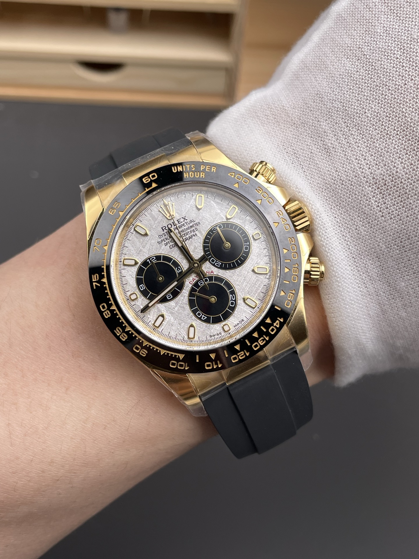 Victory Factory Watch Daytona 116518LN Meteorite Dial Black Chrono Sub Dial Yellow Gold Case Oysterflex Strap DD4130 Movement 09 Clean Factory Watch Daytona 116518LN Meteorite Dial Black Chrono Sub Dial Yellow Gold Case Oysterflex Strap DD4130 Movement 09